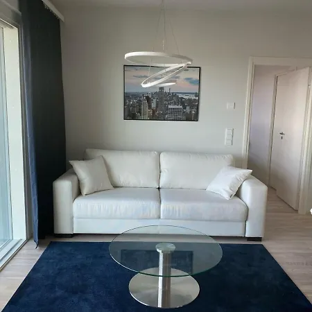 Apartment Luxury Visit Oy, New York -sviitti Oulu