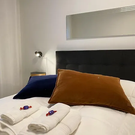 Apartment Luxury Visit Oy, New York -sviitti Oulu